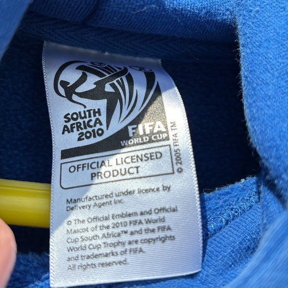 Italy 2010 FIFA World Cup sweatshirt - Picture 3 of 4